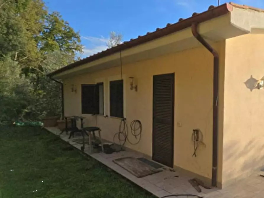 Immagine 12 di Villa in vendita  in Via Montorgiali a Scansano