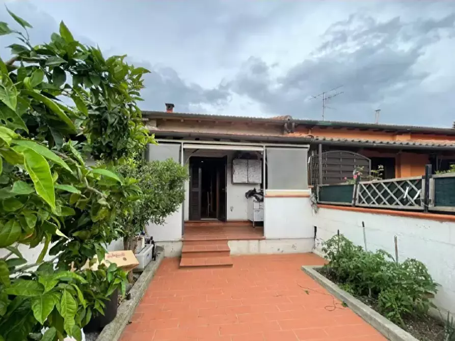 Immagine 1 di Appartamento in vendita  in Via Montemassi a Roccastrada