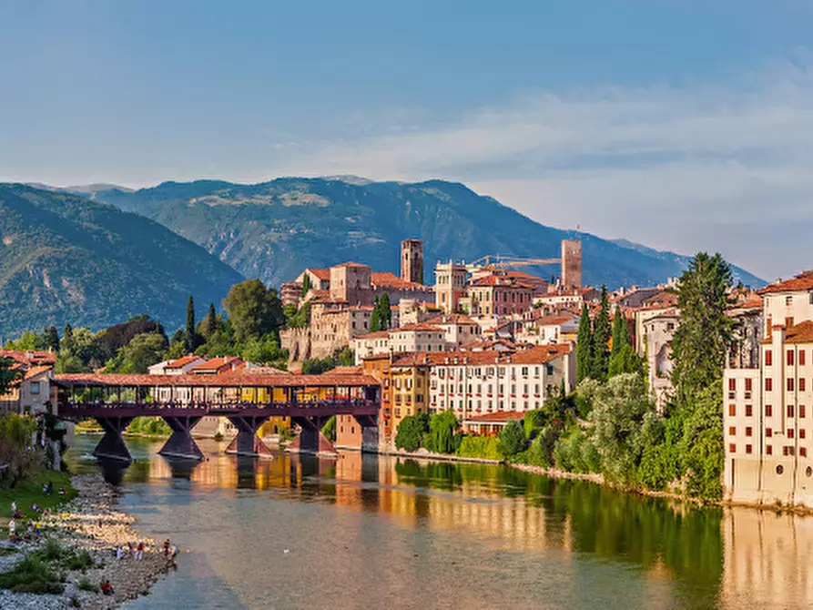 Immagine 35 di Appartamento in affitto  in Via Genova a Vicenza