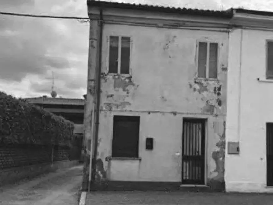 Immagine 2 di Porzione di casa in vendita  in Via Venti Settembre  a Ronco All'adige