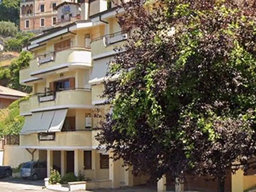 Immagine 8 di Posto auto in vendita  in Via Roma a Rocca Di Papa