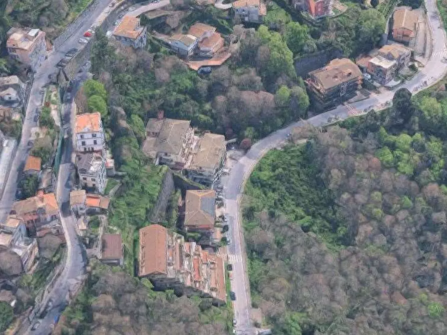 Immagine 11 di Posto auto in vendita  in Via Roma a Rocca Di Papa