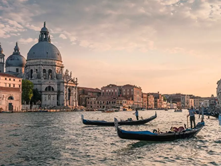 Immagine 38 di Appartamento in affitto  in C. de la Corda a Venezia