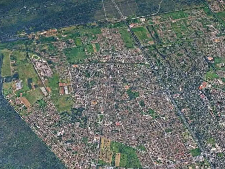 Immagine 8 di Appartamento in vendita  in Viale di Castel Porziano a Roma