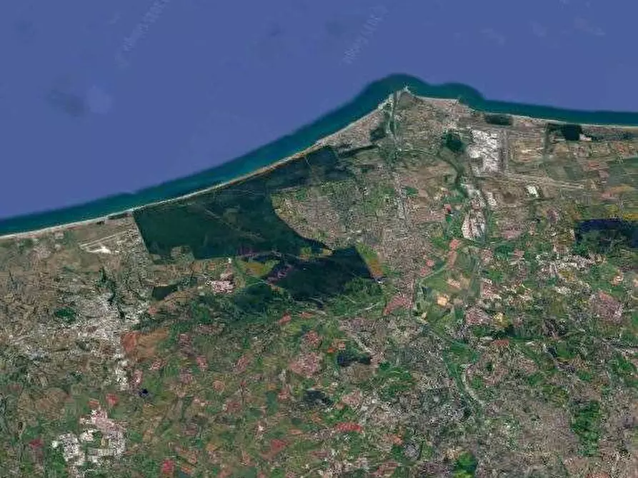 Immagine 10 di Appartamento in vendita  in Viale di Castel Porziano a Roma