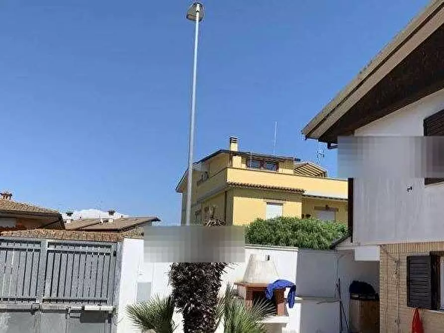 Immagine 3 di Porzione di casa in vendita  in Via Francesco Salvolini a Roma