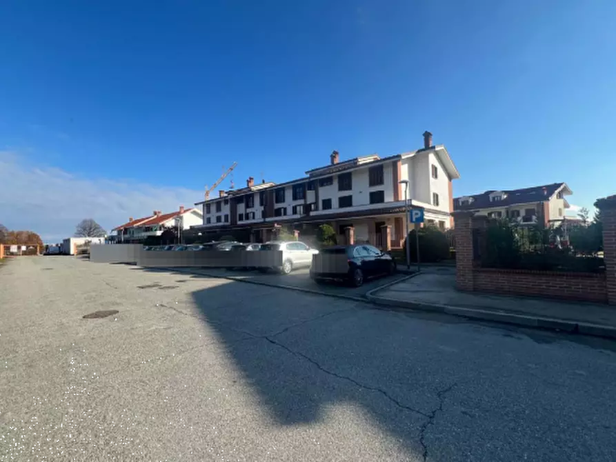 Immagine 3 di Garage in vendita  in Via Penarol de Montevideo a Pinerolo