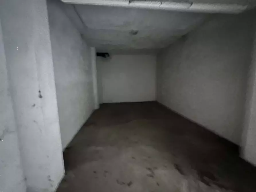 Immagine 1 di Garage in vendita  in Via Penarol de Montevideo a Pinerolo