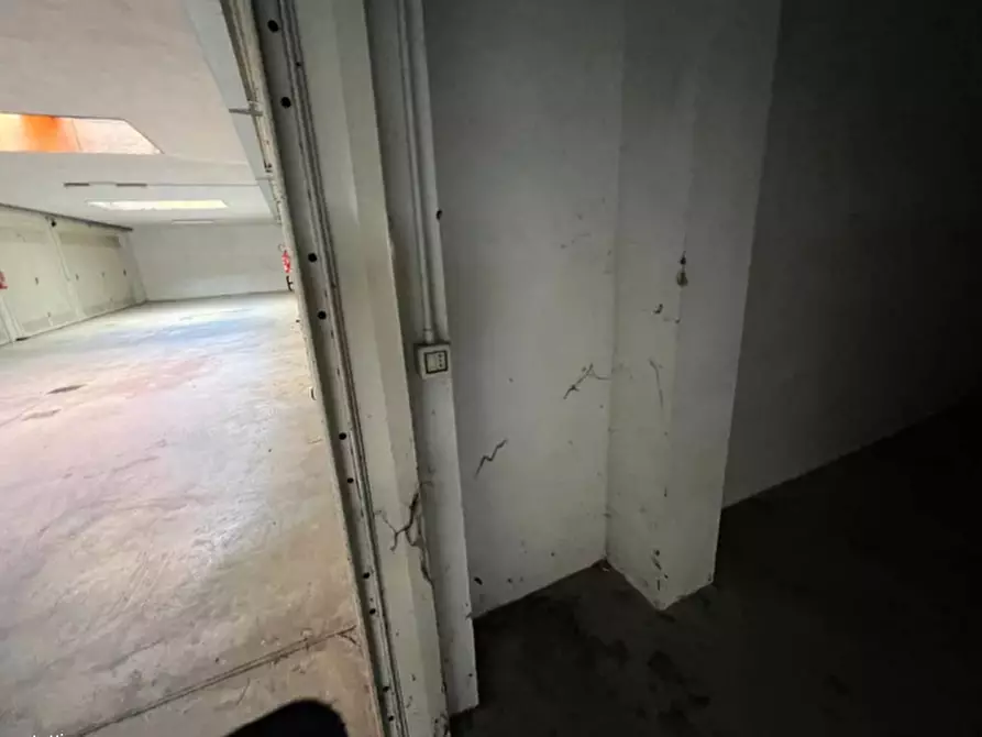 Immagine 5 di Garage in vendita  in Via Penarol de Montevideo a Pinerolo