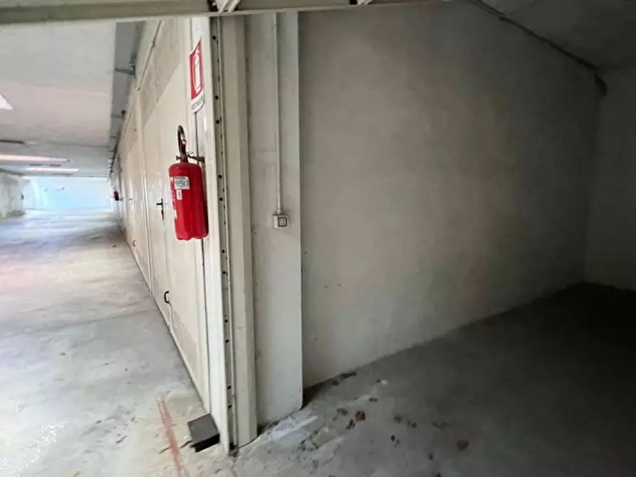 Immagine 2 di Garage in vendita  in Via Penarol de Montevideo a Pinerolo