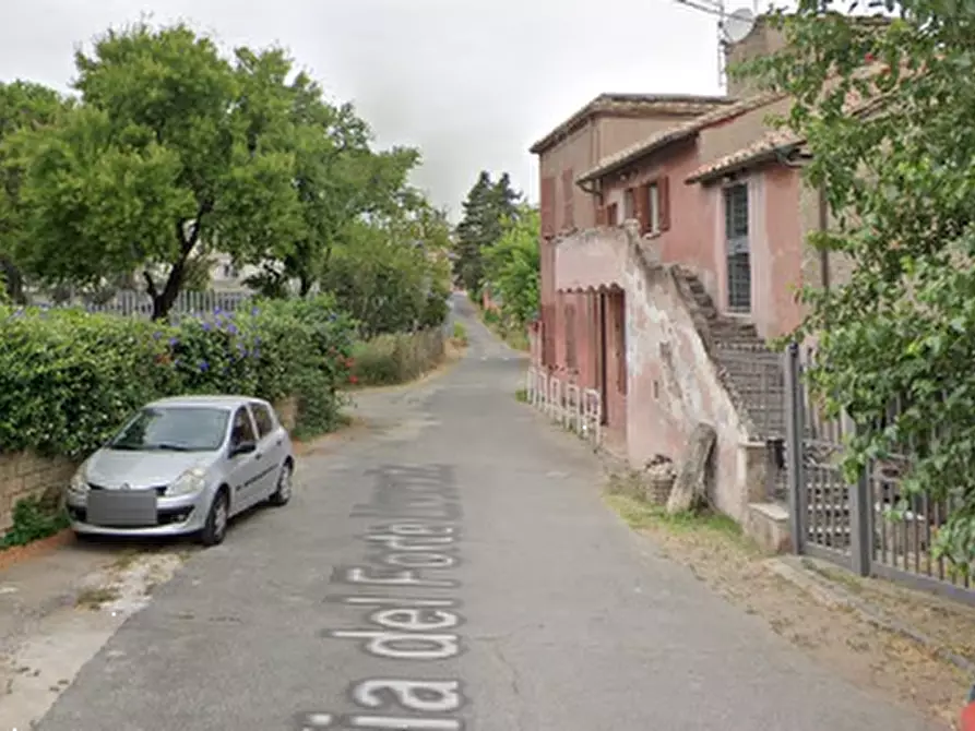 Immagine 10 di Appartamento in vendita  in Via Silvestri a Roma