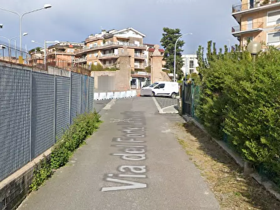 Immagine 13 di Appartamento in vendita  in Via Silvestri a Roma