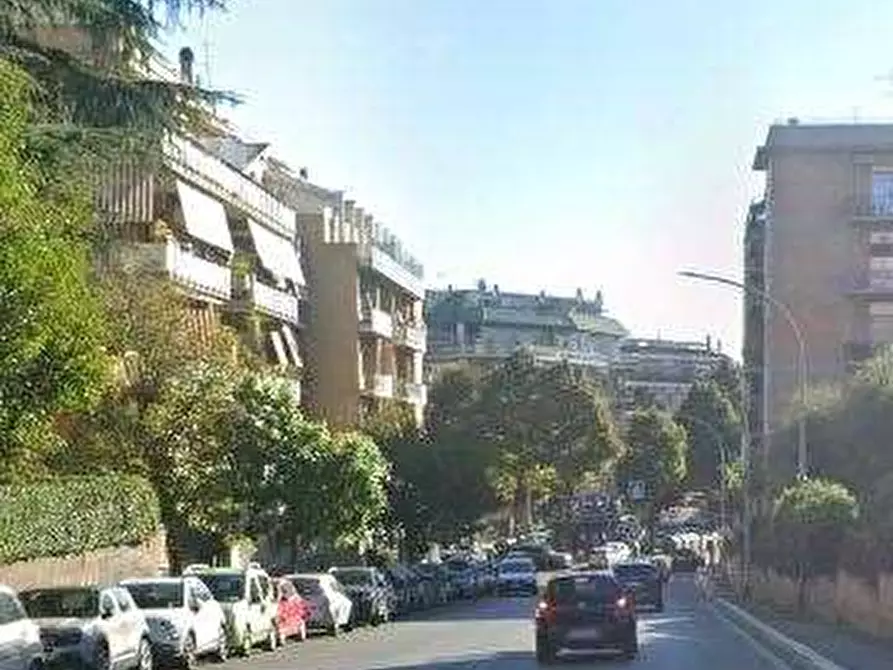 Immagine 3 di Appartamento in vendita  in Via Lucia Guerrini a Roma