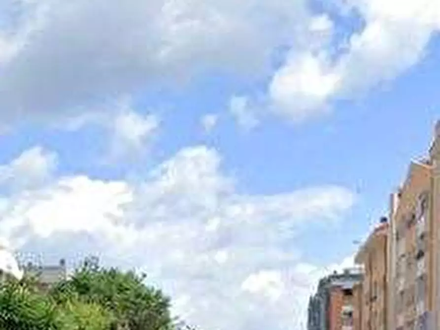 Immagine 3 di Magazzino in vendita  in Via Gaverina a Roma