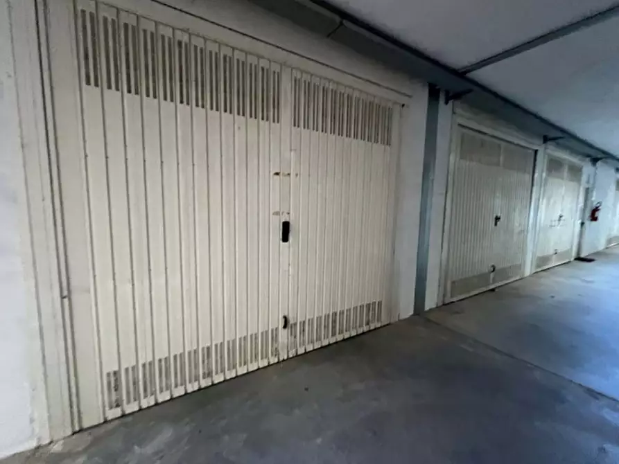 Immagine 2 di Garage in vendita  in Via Penarol de Montevideo a Pinerolo
