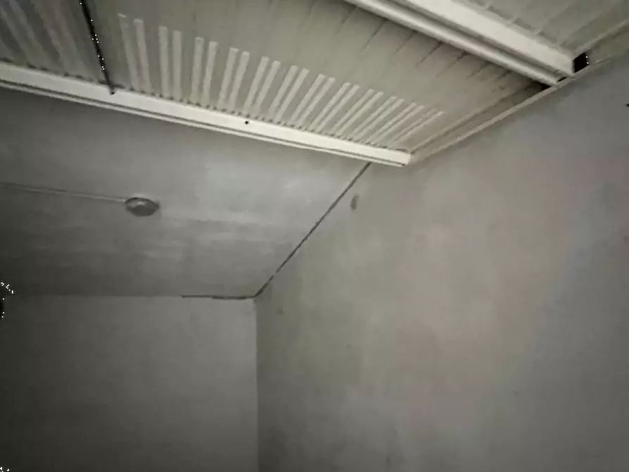 Immagine 6 di Garage in vendita  in Via Penarol de Montevideo a Pinerolo