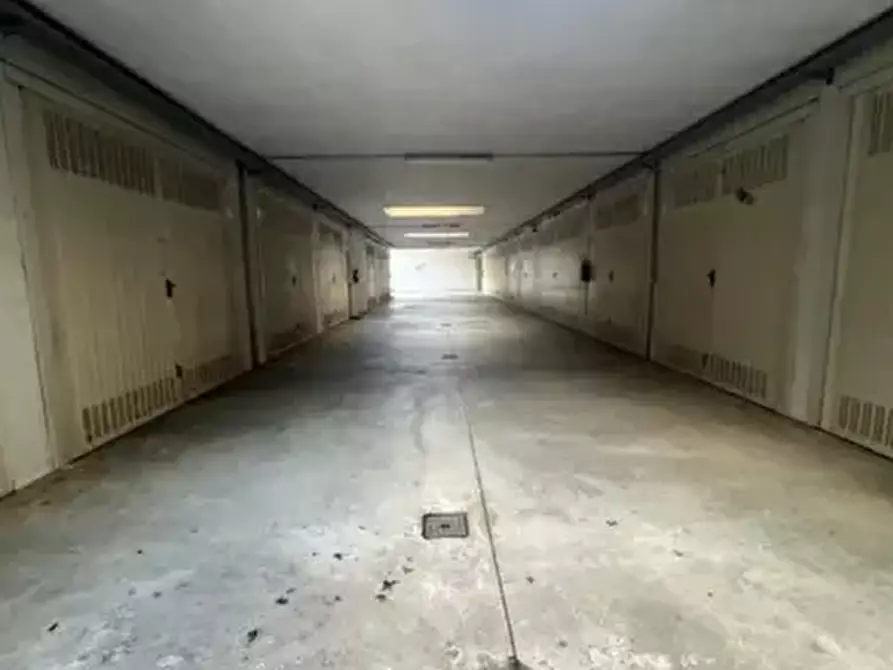 Immagine 25 di Garage in vendita  in Via Penarol de Montevideo a Pinerolo