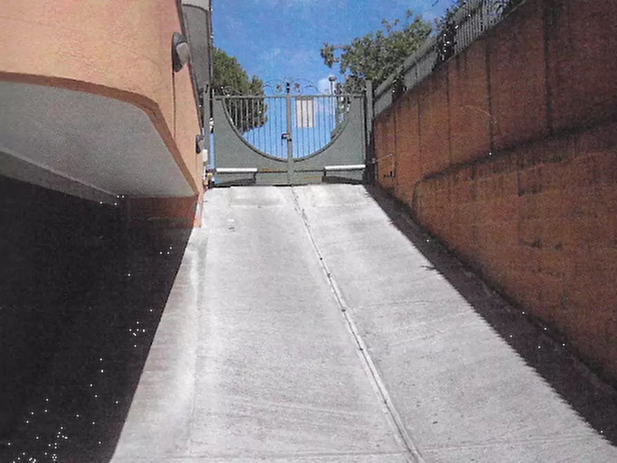 Immagine 5 di Appartamento in vendita  in Via Varrone a Pomezia