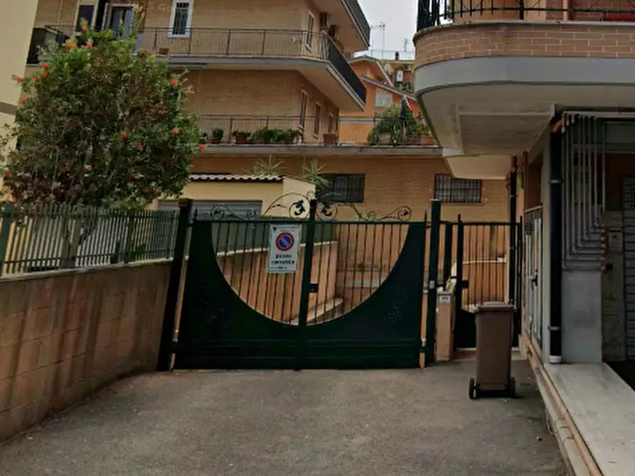 Immagine 11 di Appartamento in vendita  in Via Varrone a Pomezia