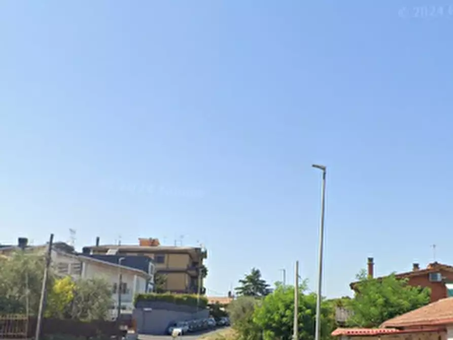 Immagine 10 di Negozio in vendita  in Via di Casal Morena a Roma