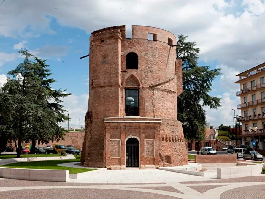 Immagine 1 di Appartamento in vendita  in Via Giovanni da Verrazzano a Verona