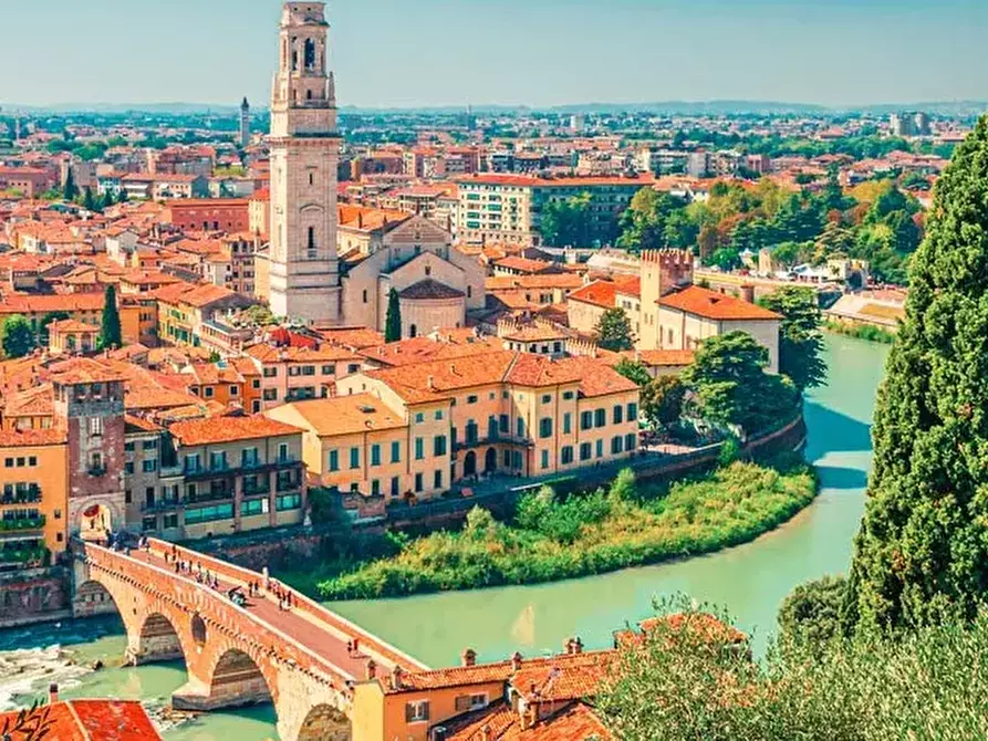 Immagine 21 di Appartamento in vendita  in Via Basso Acquar a Verona