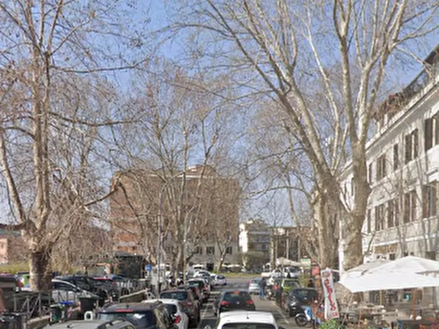 Immagine 3 di Garage in vendita  in Viale di Tor di Quinto a Roma