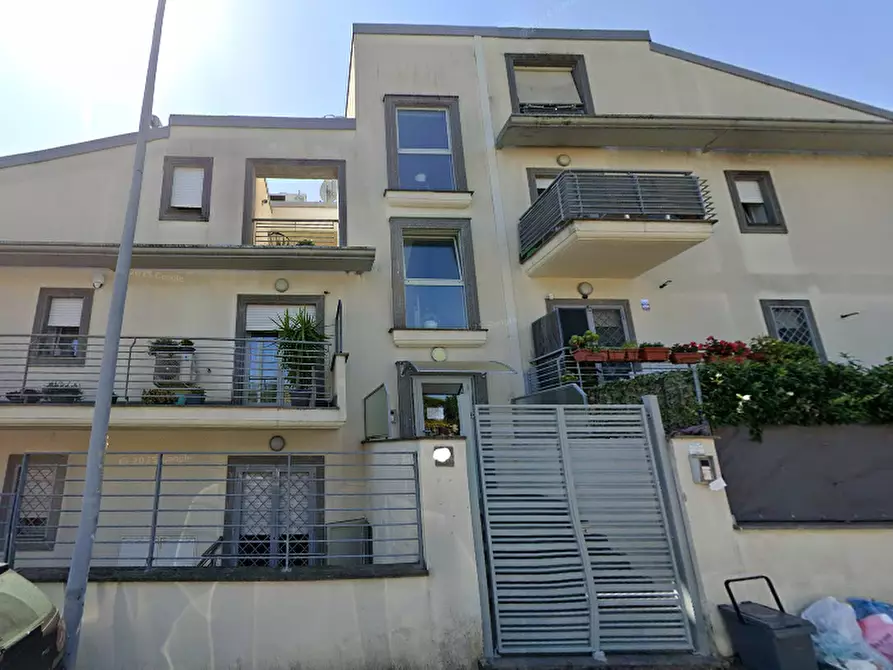 Immagine 5 di Appartamento in vendita  in via Madignano a Roma