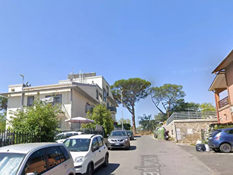Immagine 18 di Appartamento in vendita  in via Madignano a Roma