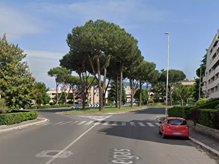 Immagine 11 di Appartamento in vendita  in Via Degas a Roma