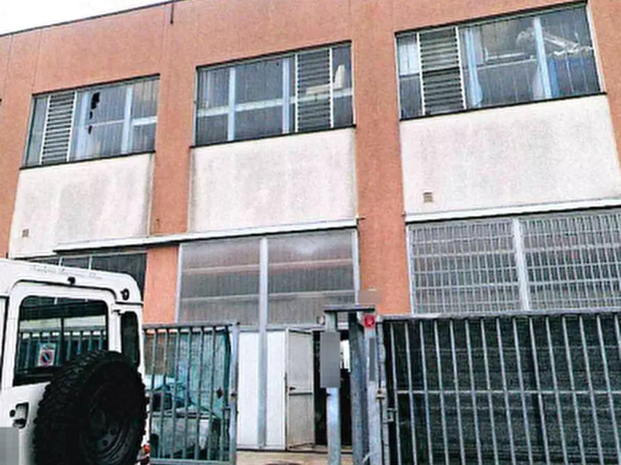 Immagine 2 di Laboratorio in vendita  in Via Nilde Iotti a Pieve Emanuele