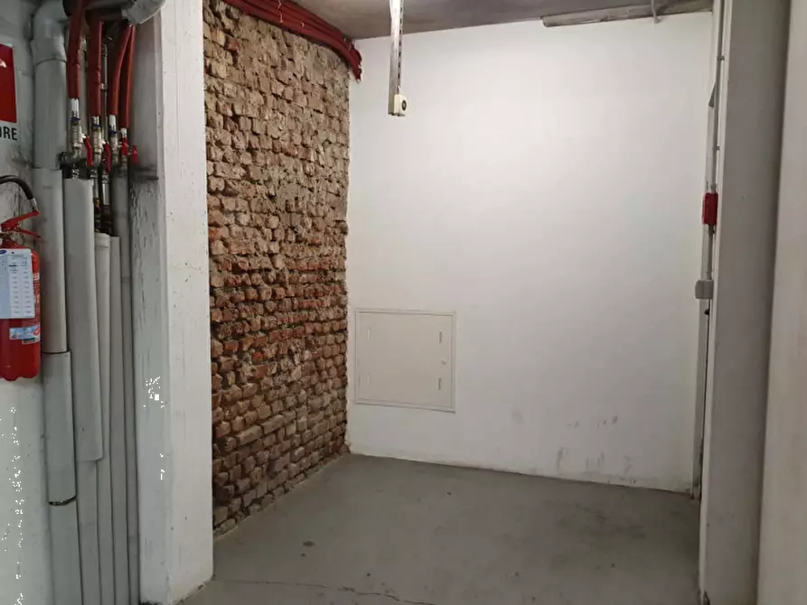 Immagine 1 di Posto auto in vendita  in Via Emilio Broglio a Milano