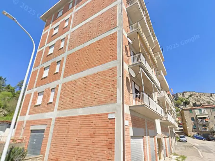 Immagine 1 di Appartamento in vendita  in Via della Fonte a Roccastrada