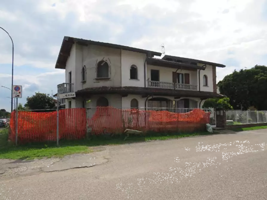 Immagine 4 di Villa in vendita  in Via G. Villa a Cuggiono