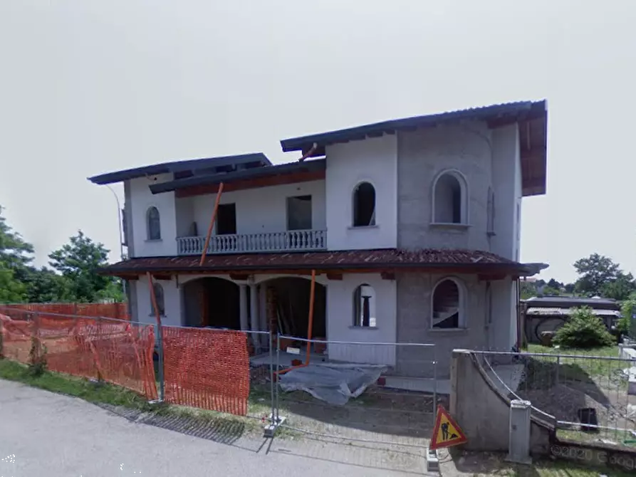 Immagine 8 di Villa in vendita  in Via G. Villa a Cuggiono