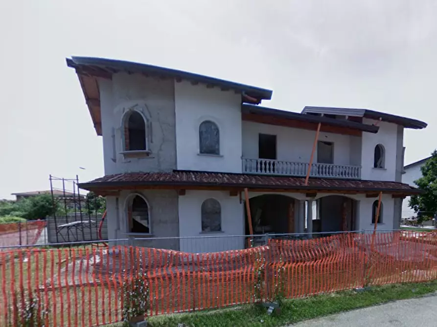 Immagine 9 di Villa in vendita  in Via G. Villa a Cuggiono
