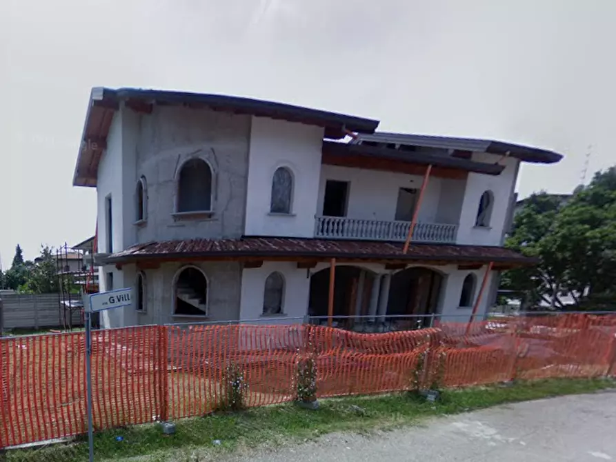 Immagine 10 di Villa in vendita  in Via G. Villa a Cuggiono