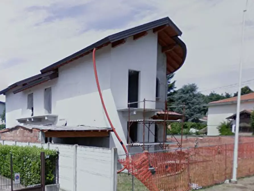 Immagine 13 di Villa in vendita  in Via G. Villa a Cuggiono