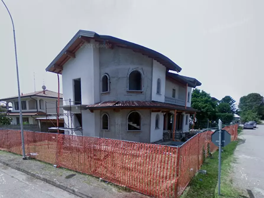 Immagine 14 di Villa in vendita  in Via G. Villa a Cuggiono