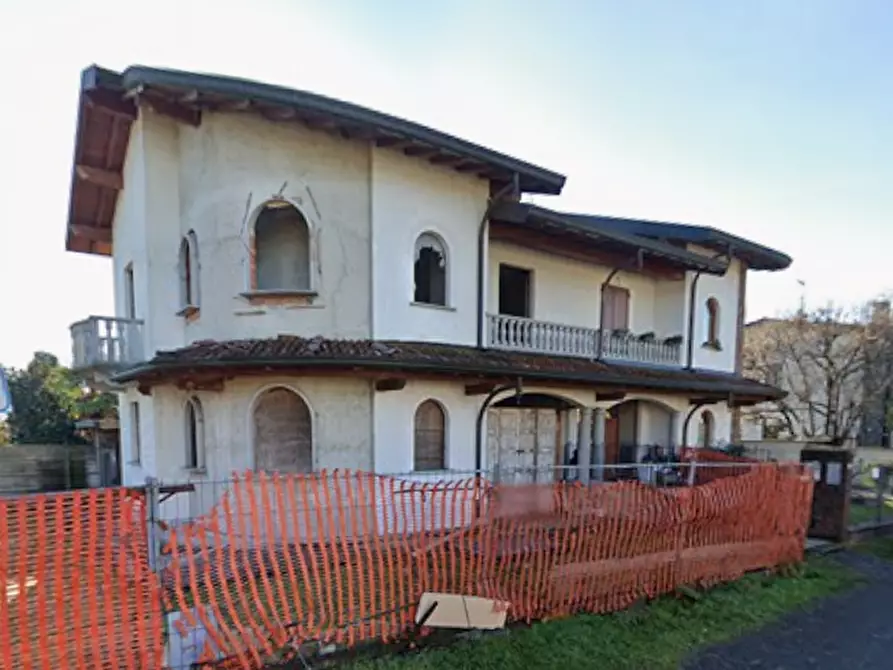 Immagine 15 di Villa in vendita  in Via G. Villa a Cuggiono