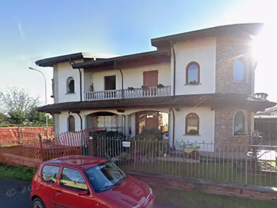 Immagine 17 di Villa in vendita  in Via G. Villa a Cuggiono
