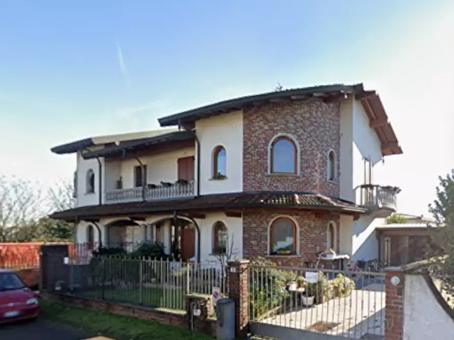Immagine 18 di Villa in vendita  in Via G. Villa a Cuggiono