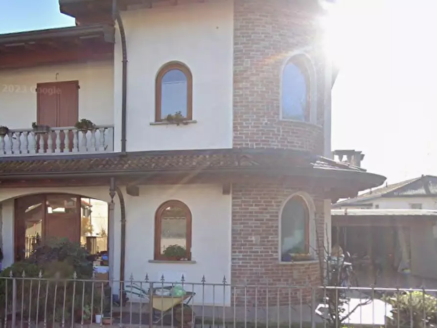Immagine 19 di Villa in vendita  in Via G. Villa a Cuggiono