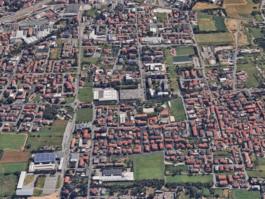 Immagine 8 di Garage in vendita  in Via Pirandello a Seregno