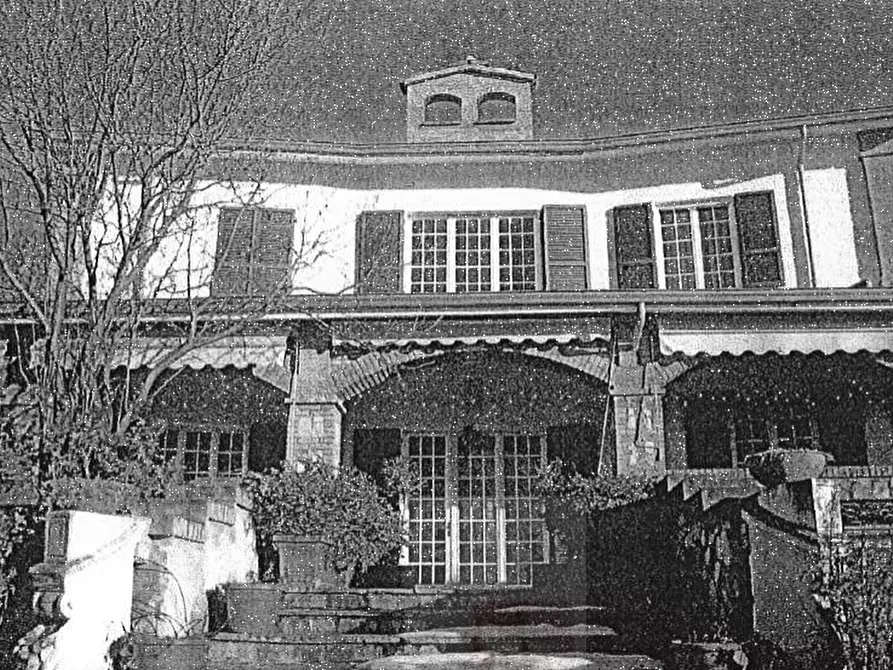 Immagine 1 di Villa in vendita  in Via Canova a Piozzano