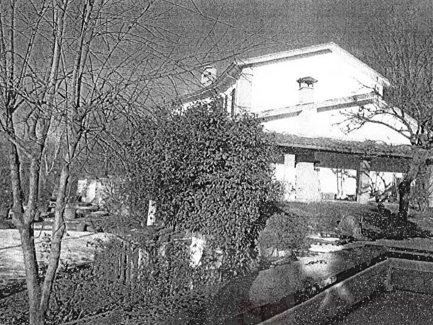 Immagine 2 di Villa in vendita  in Via Canova a Piozzano