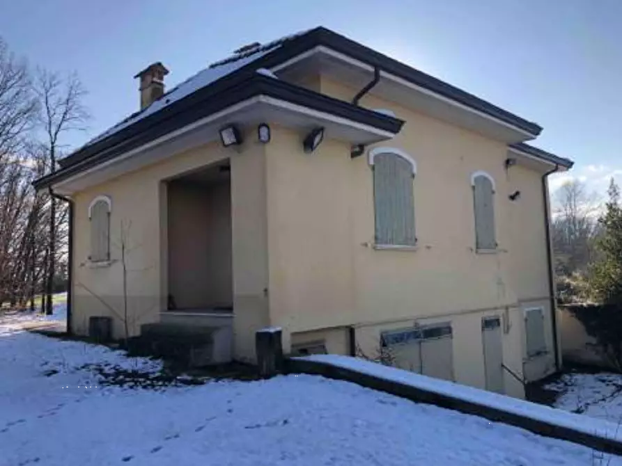 Immagine 18 di Villa in vendita  in Via Enrico Millo a Gazzola