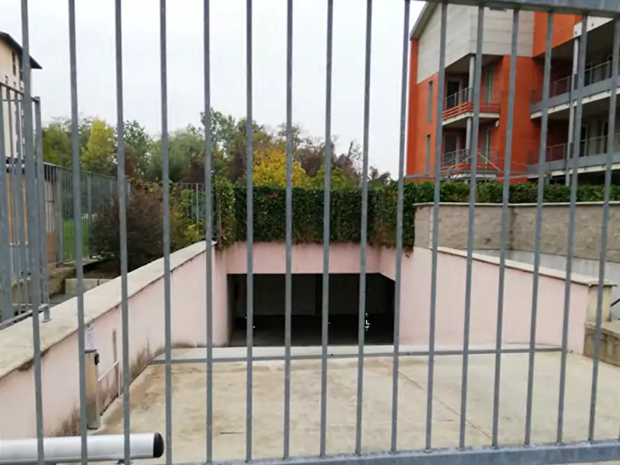 Immagine 3 di Garage in vendita  in Via Londra a Senago