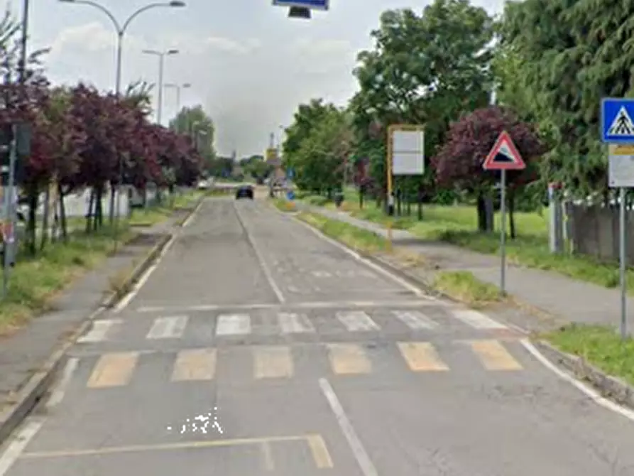 Immagine 7 di Garage in vendita  in Via Londra a Senago