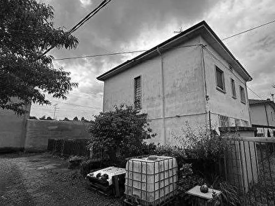 Immagine 5 di Villa in vendita  in Via Giovanni Pascoli a Cavaria Con Premezzo